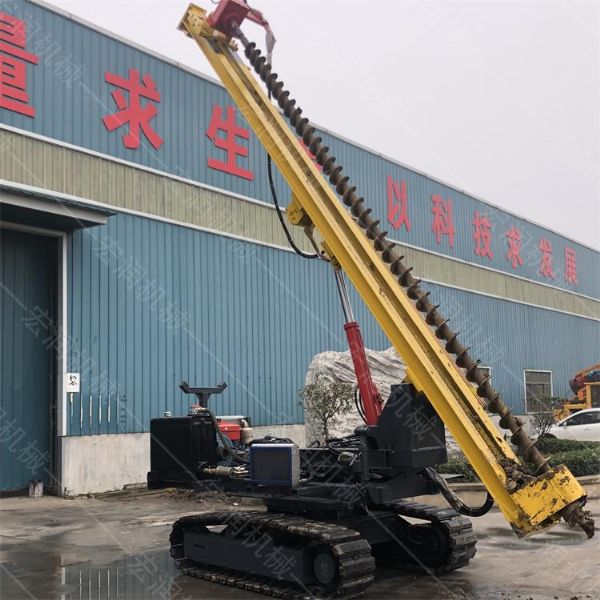 直銷(xiāo)光伏履帶鉆孔機，螺旋光伏鉆孔機