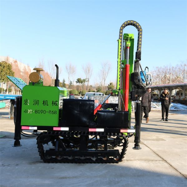 澳大利亞的客戶(hù)代專(zhuān)程到訪(fǎng)了宏潤(rùn)機(jī)械，對(duì)公司的潛孔鉆機(jī)產(chǎn)品進(jìn)行了深入細(xì)致的考察